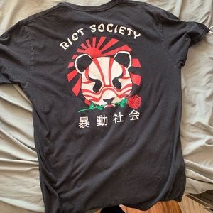 Black Riot society t-shirt. mens medium